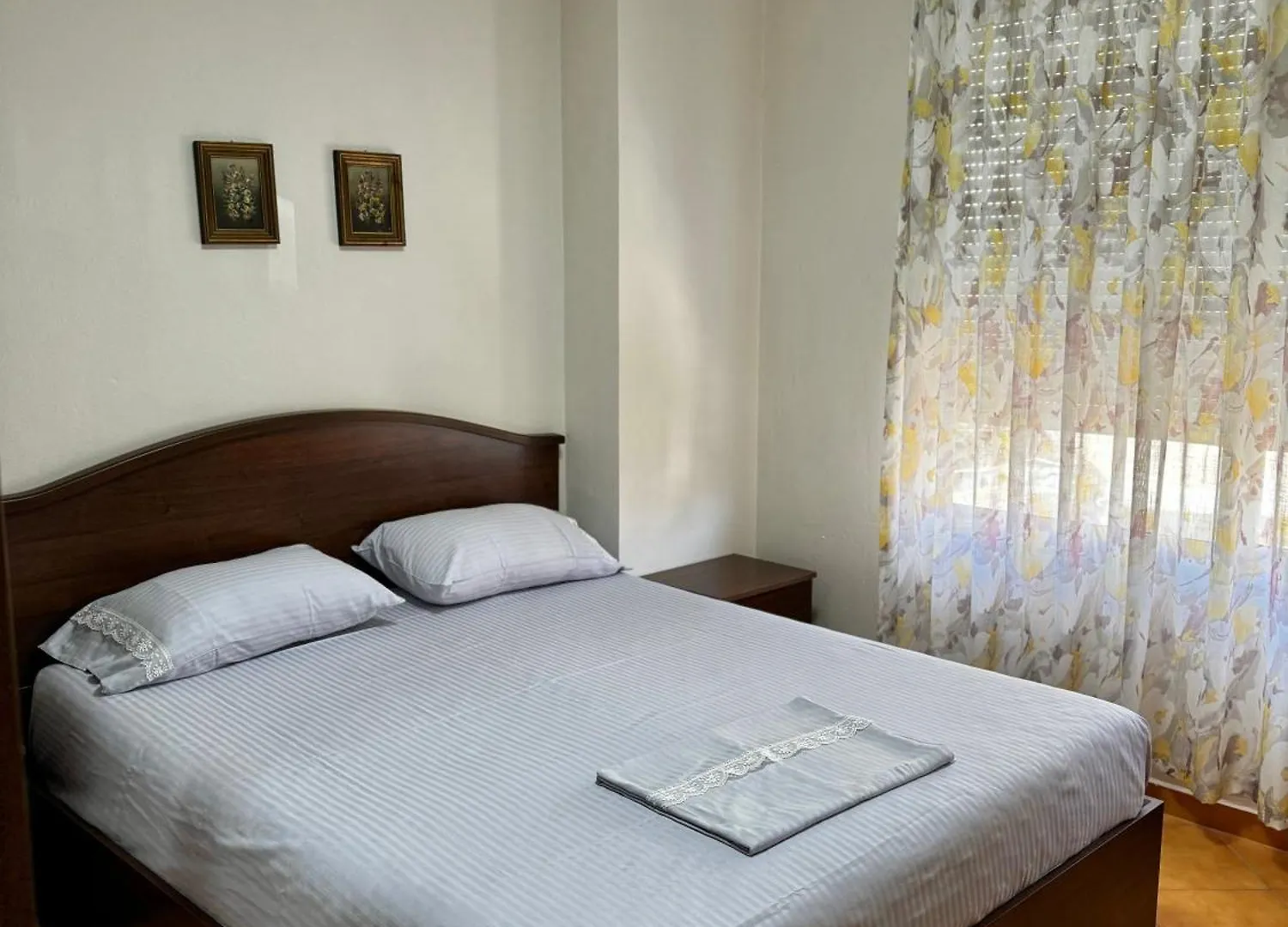 Ana'S Apartment Saranda Arnavutluk